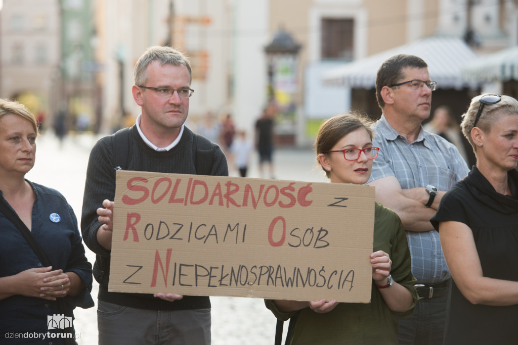 Protest osób niepełnosprawnych na Starówce