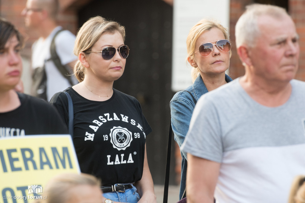 Protest osób niepełnosprawnych na Starówce