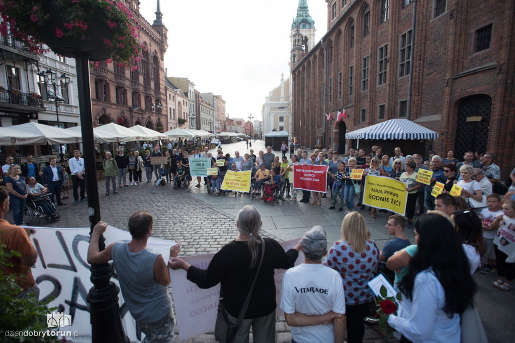 Protest osób niepełnosprawnych na Starówce
