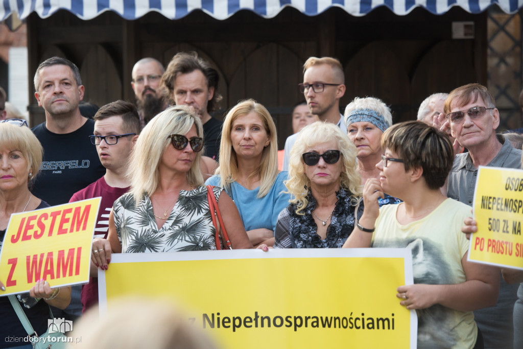 Protest osób niepełnosprawnych na Starówce