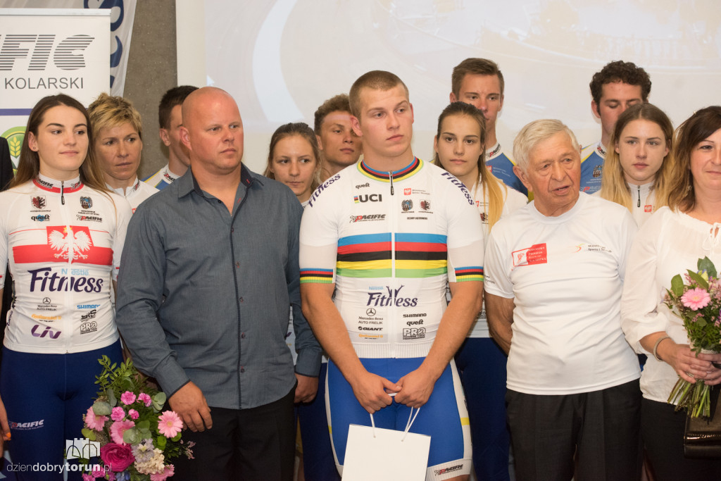 Sukcesy kolarzy i kolarek Pacificu