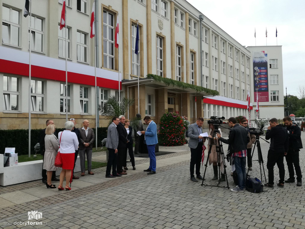 SLD prezentuje kandydatów na listy