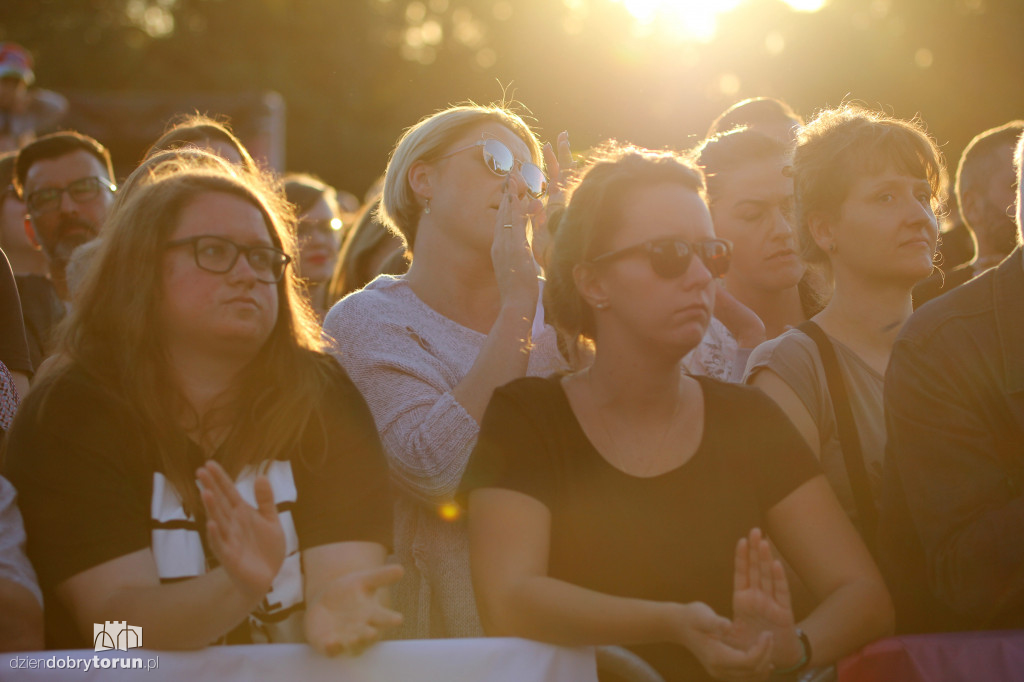 Koncert Wolności za urzędem marszałkowskim