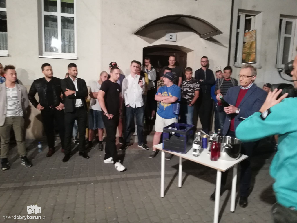 Uwaga! TVN - mieszkańcy kontra youtuber