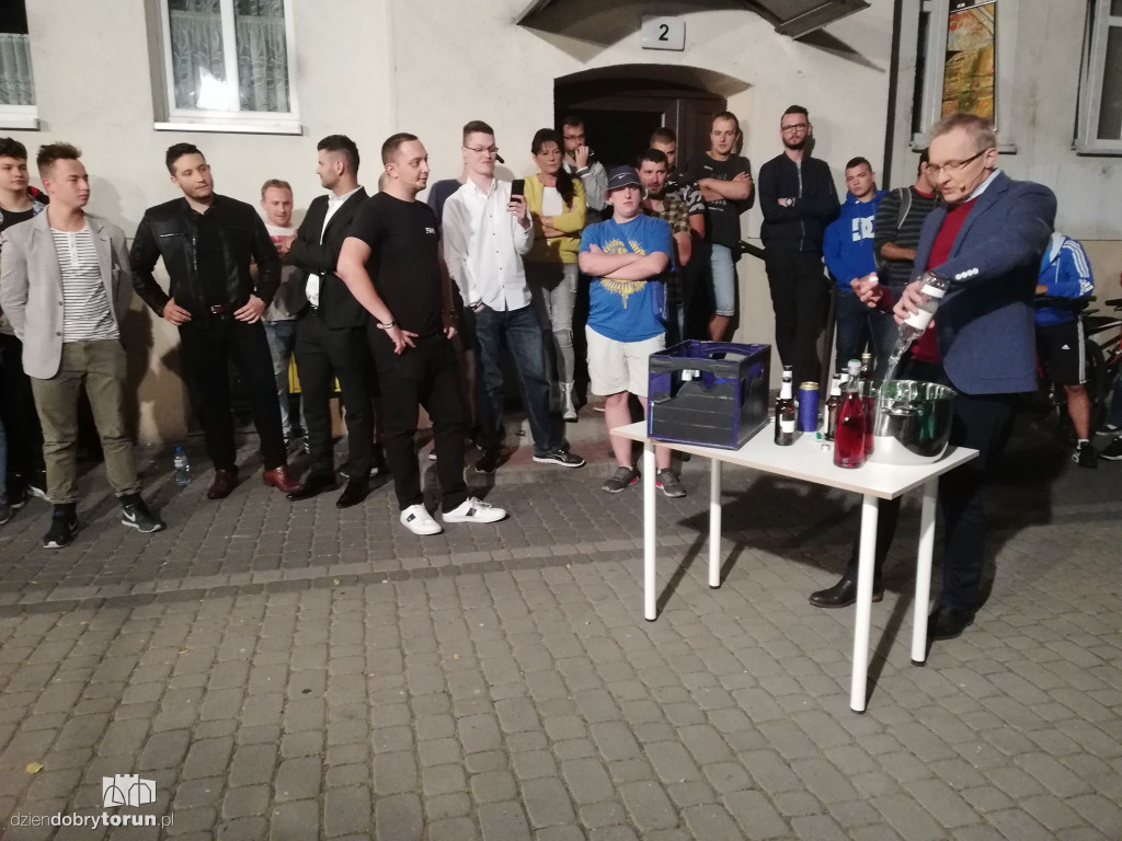 Uwaga! TVN - mieszkańcy kontra youtuber