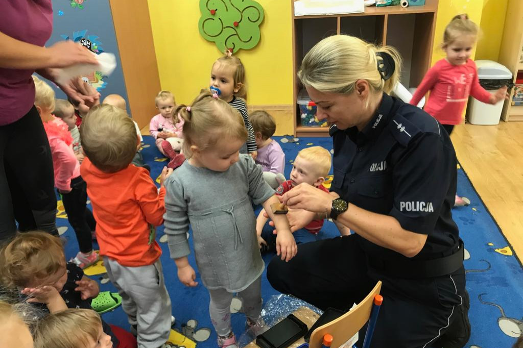 Policjantka odwiedziła przedszkolaków