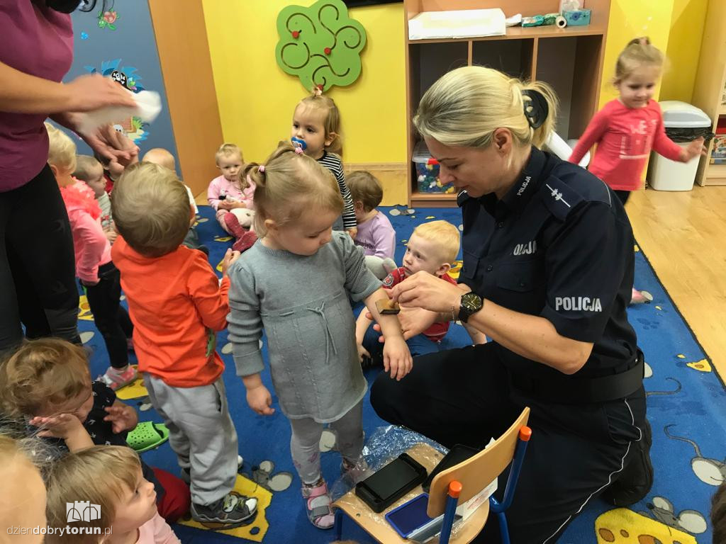 Policjantka odwiedziła przedszkolaków
