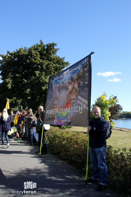 Manifestacja w obronie rodziny