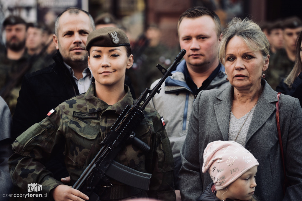Przysięga wojskowa w Toruniu