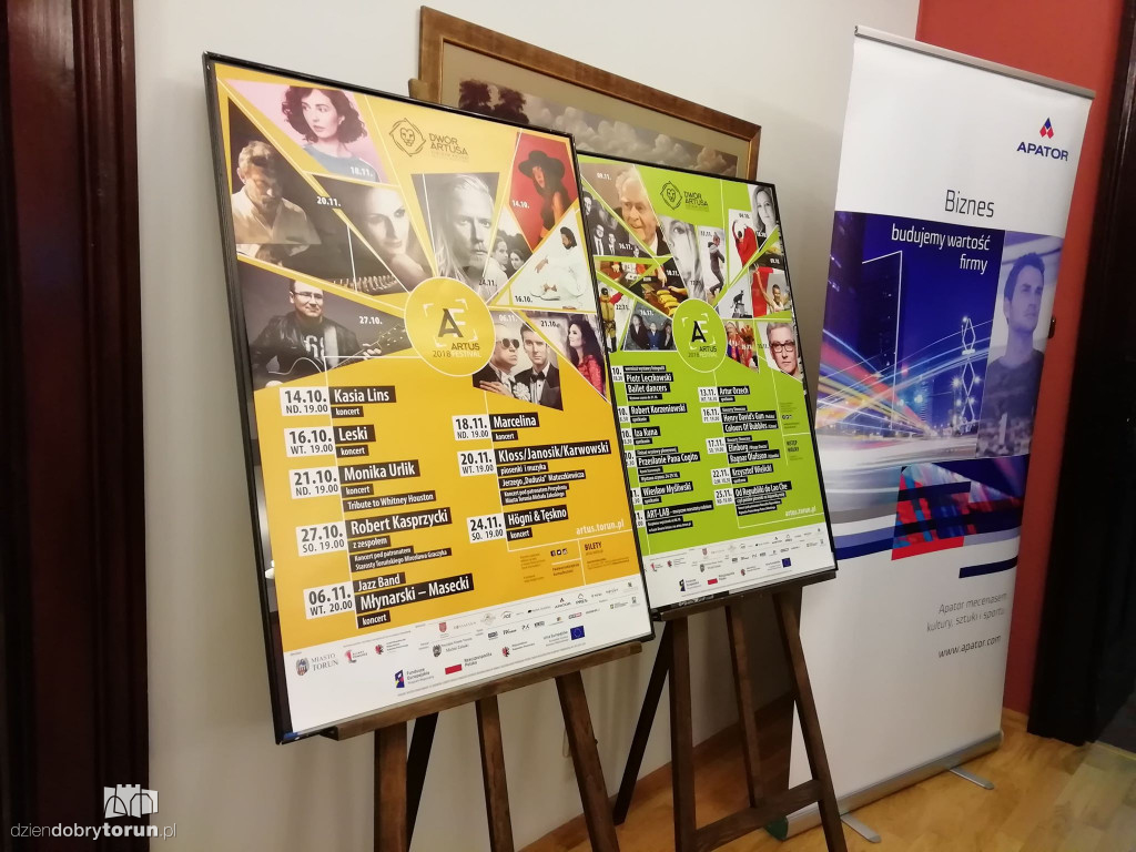 Dwór Artusa z nowym logo i programem