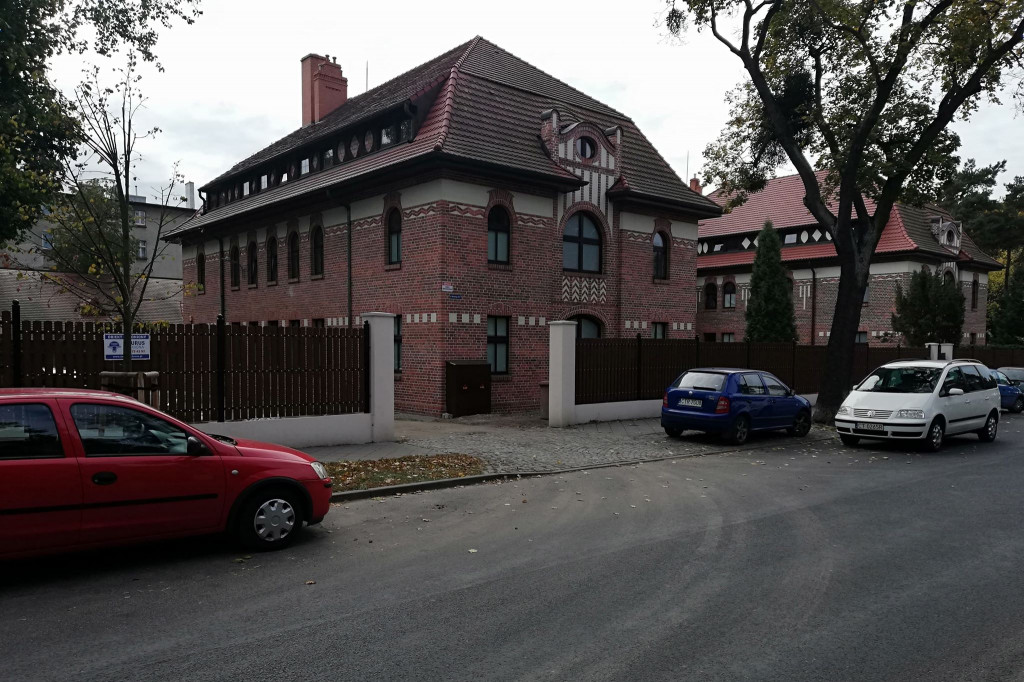 Budowa domu kapłana przy Słowackiego