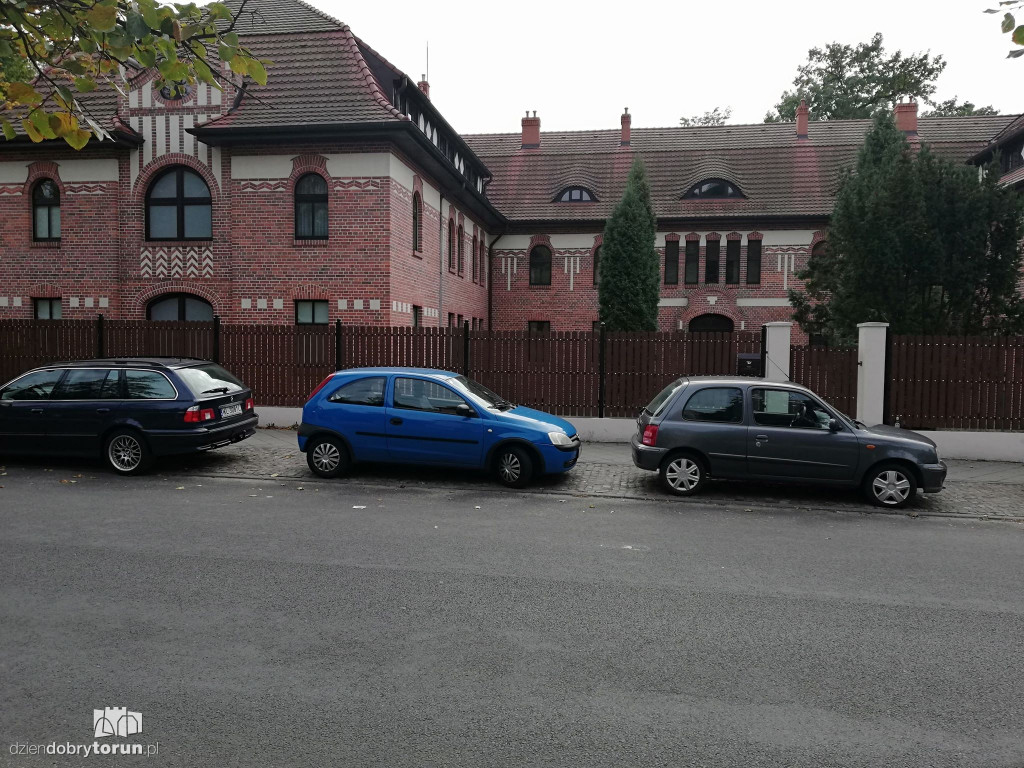 Budowa domu kapłana przy Słowackiego
