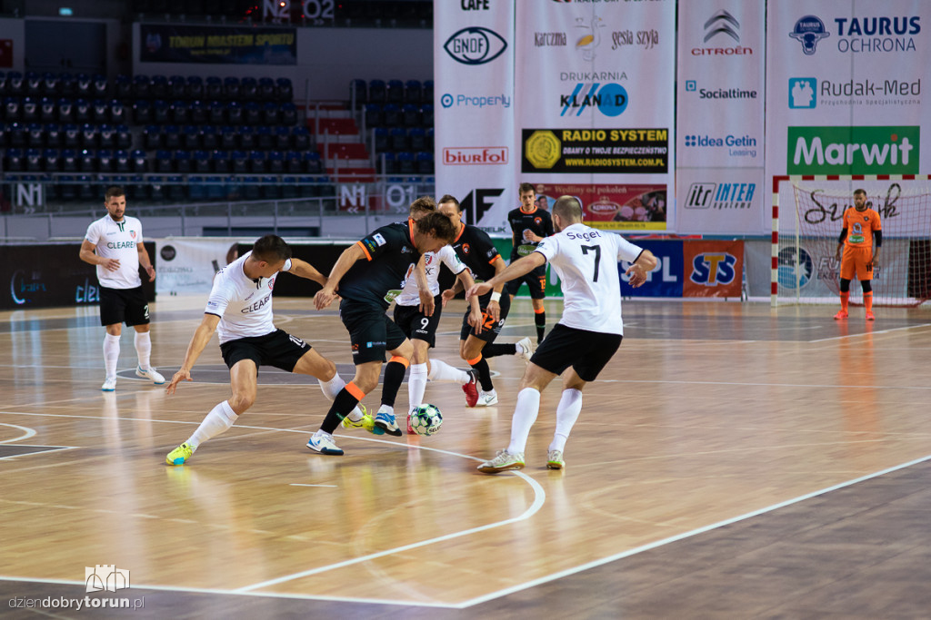 Football Club Toruń- Clearex Chorzów