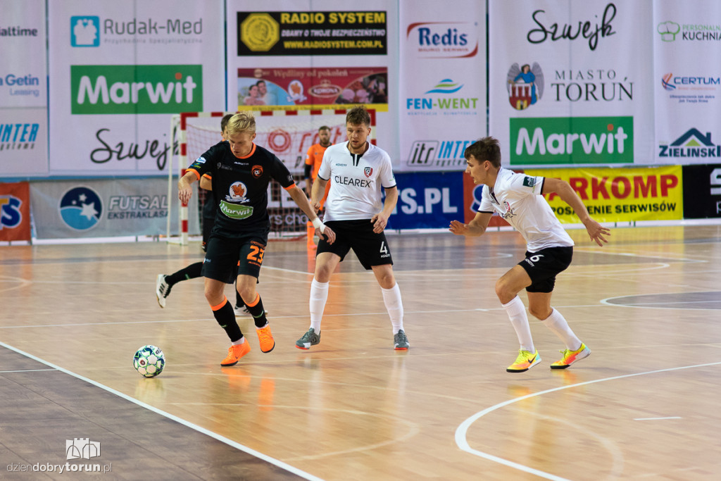 Football Club Toruń- Clearex Chorzów