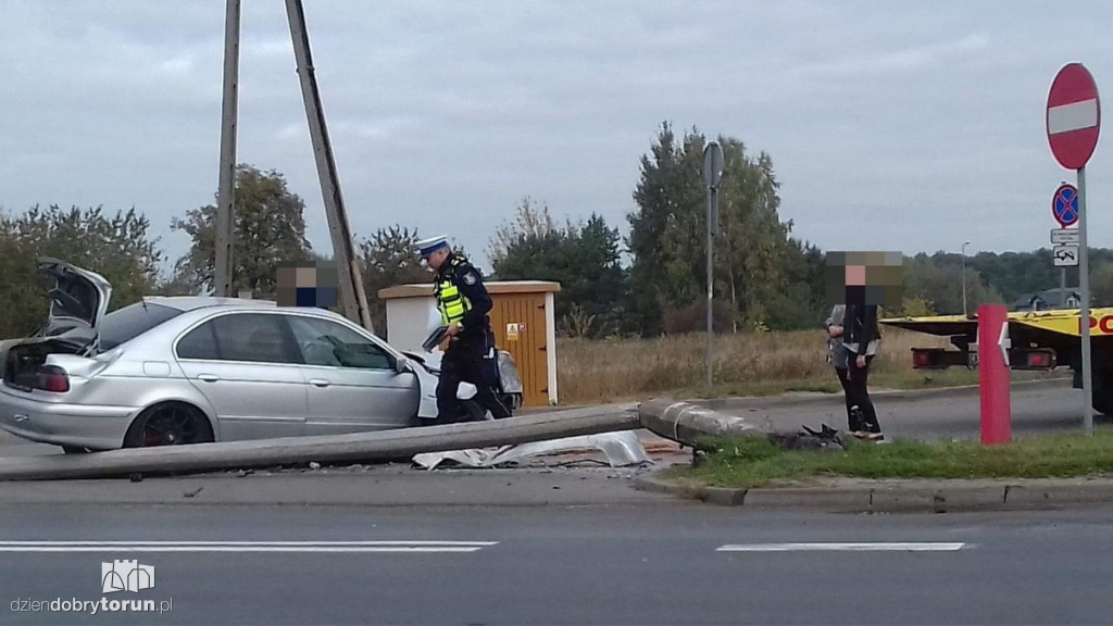 Po pijaku uderzył w latarnię