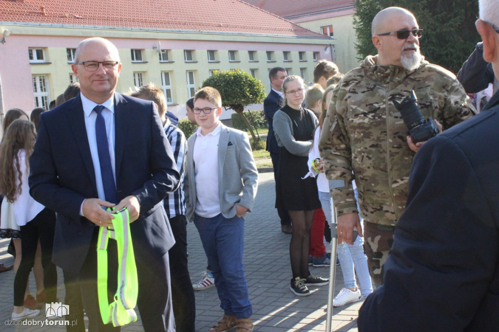 Rozbłyśnij odblaskiem na drodze