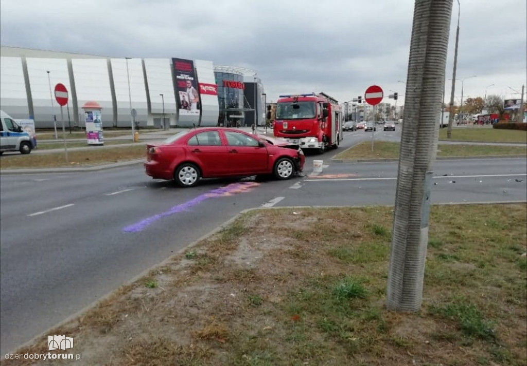 Wypadek na Broniewskiego przy Plazie