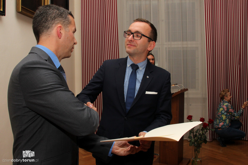 Wręczenie zaświadczeń nowym radnym