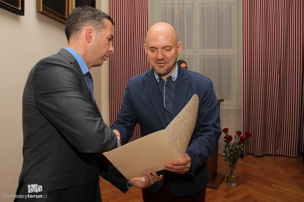 Wręczenie zaświadczeń nowym radnym