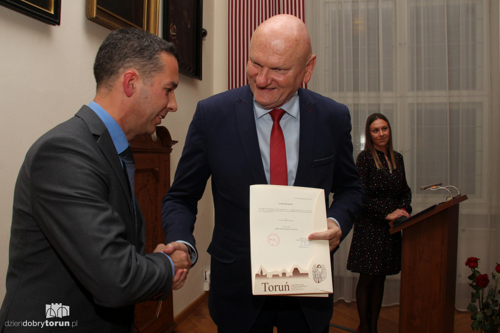 Wręczenie zaświadczeń nowym radnym