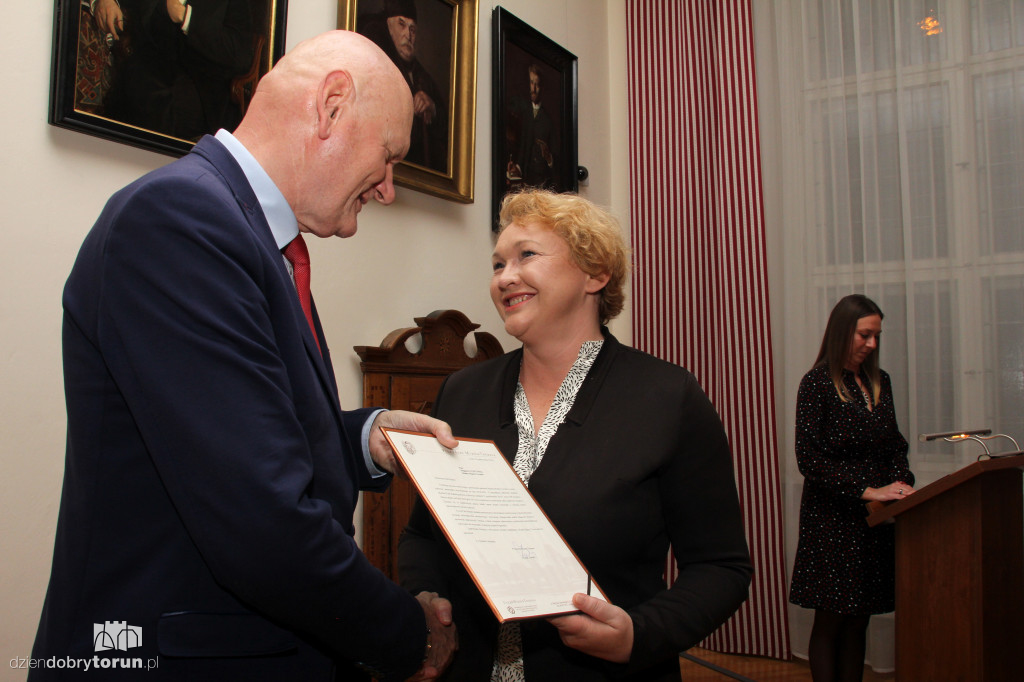 Wręczenie zaświadczeń nowym radnym
