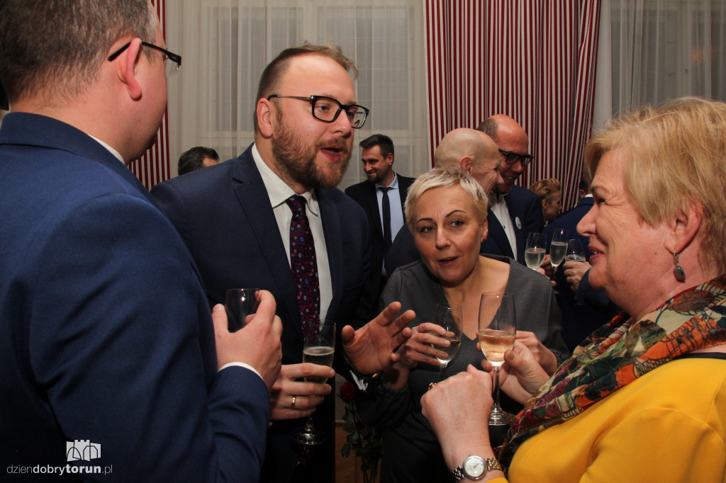 Wręczenie zaświadczeń nowym radnym