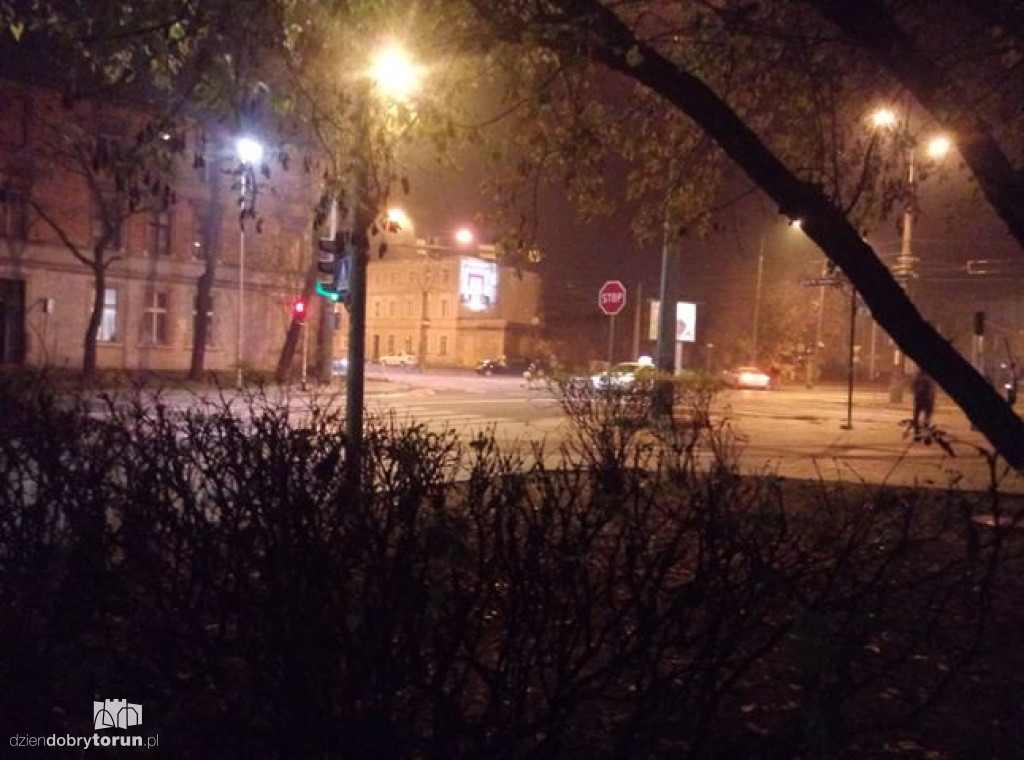 Kolizja dwóch aut przy Reja/Broniewskiego