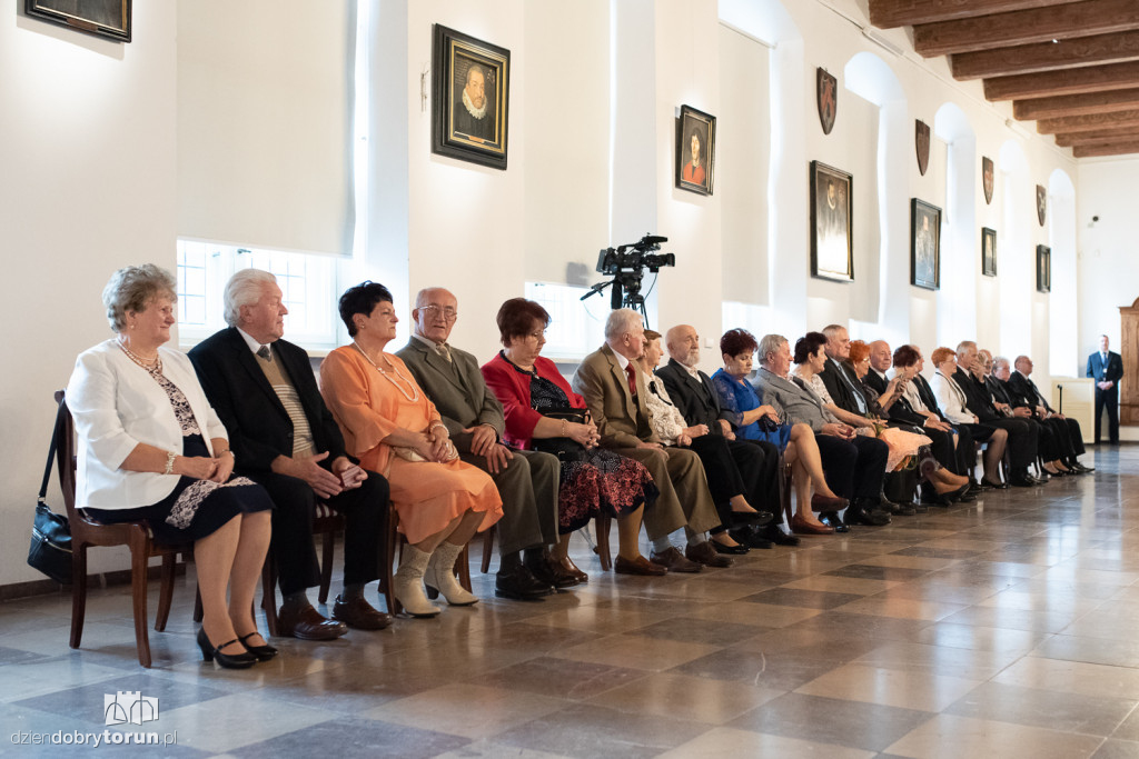 Medale prezydenta dla małżeństw