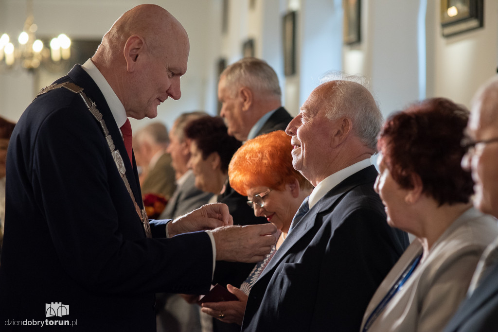 Medale prezydenta dla małżeństw