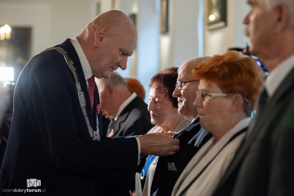 Medale prezydenta dla małżeństw