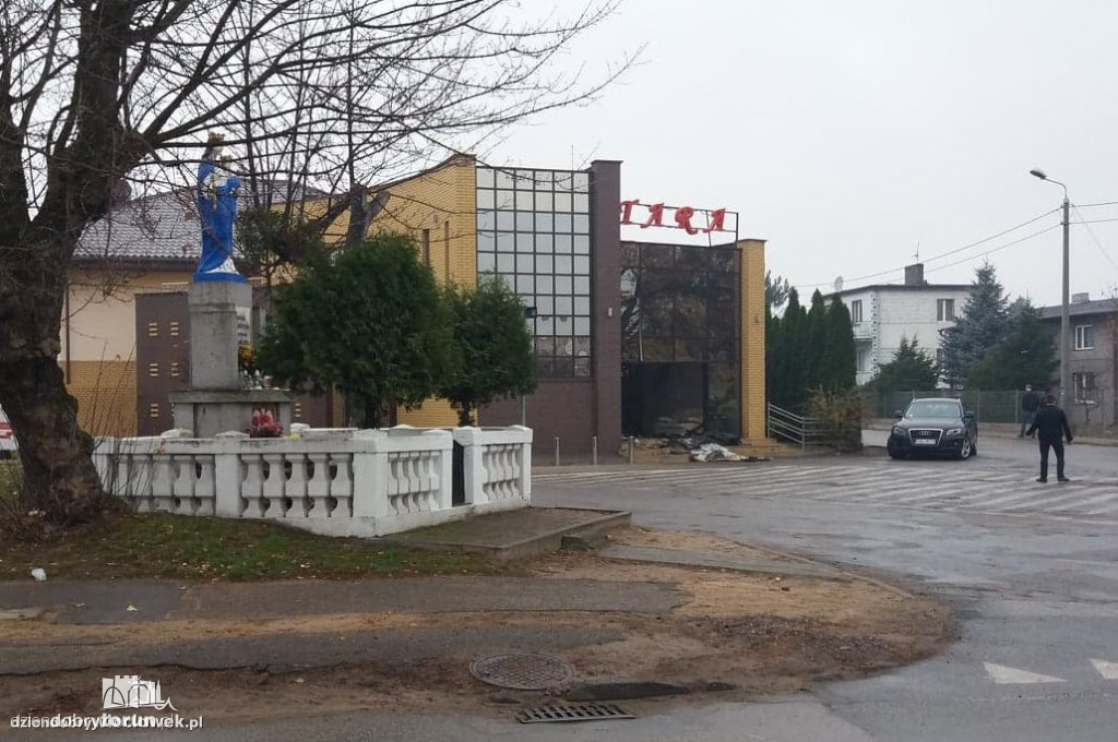 Wjechał po pijanemu w salę weselną