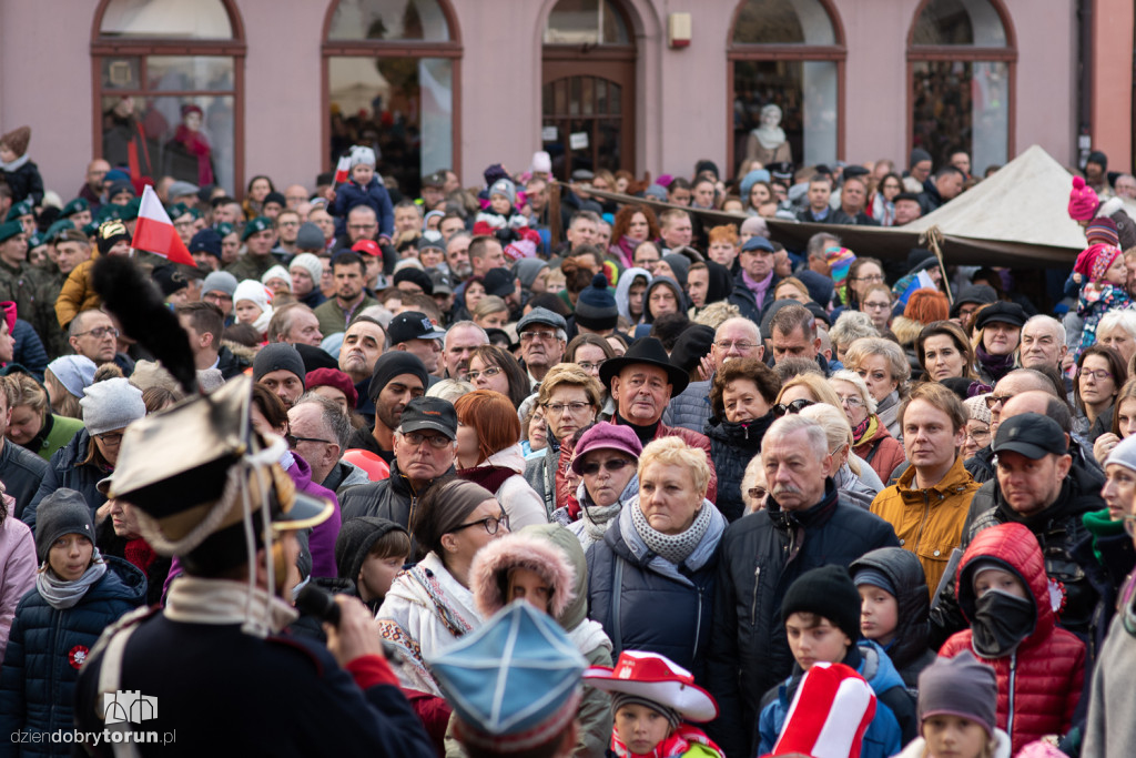 Uroczyste odśpiewanie hymnu