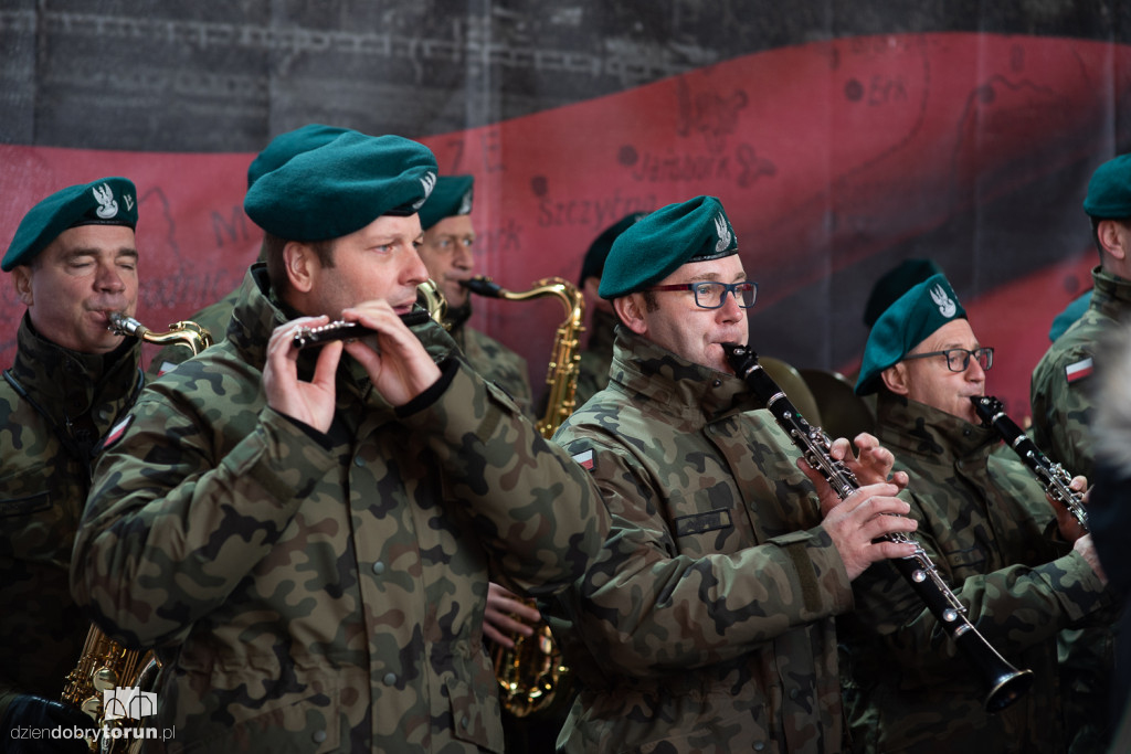 Uroczyste odśpiewanie hymnu