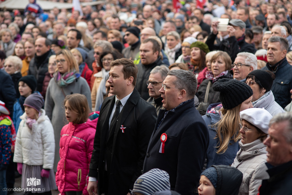 Uroczyste odśpiewanie hymnu
