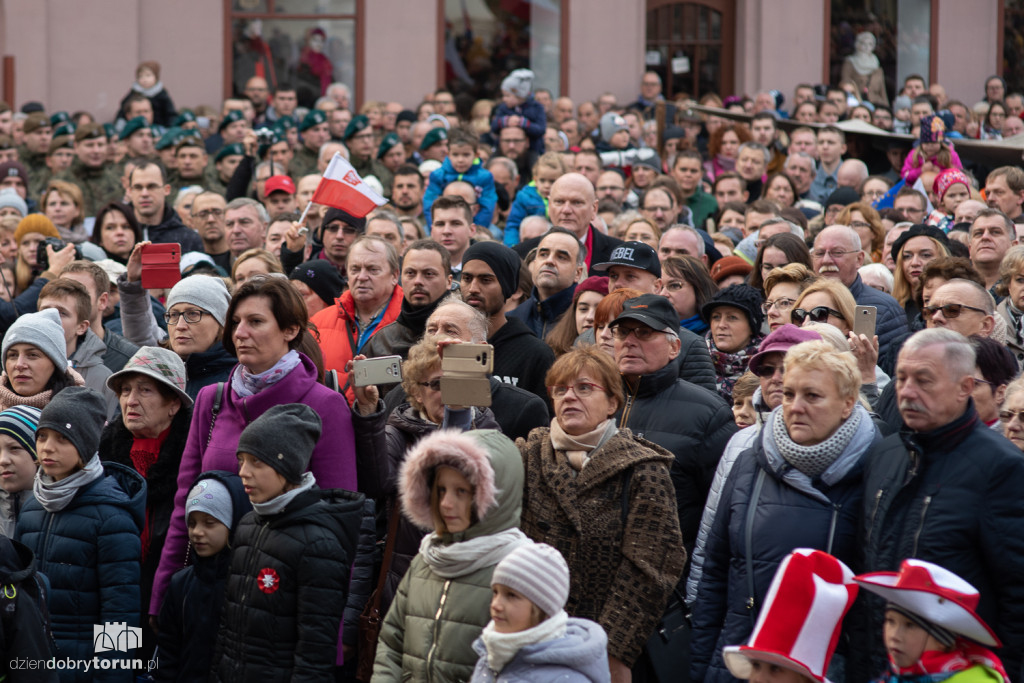 Uroczyste odśpiewanie hymnu