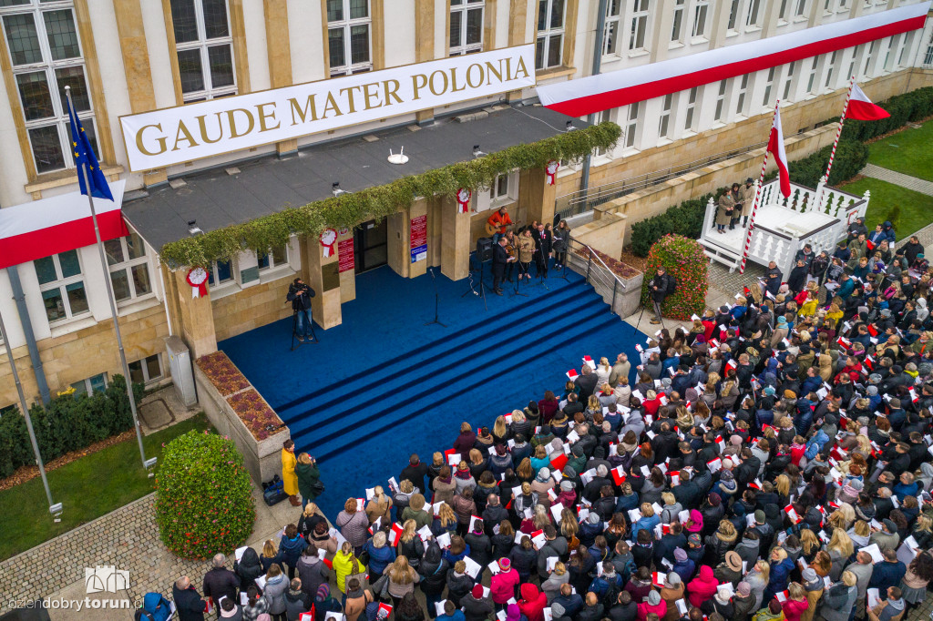 Razem dla Niepodległej przed urzędem