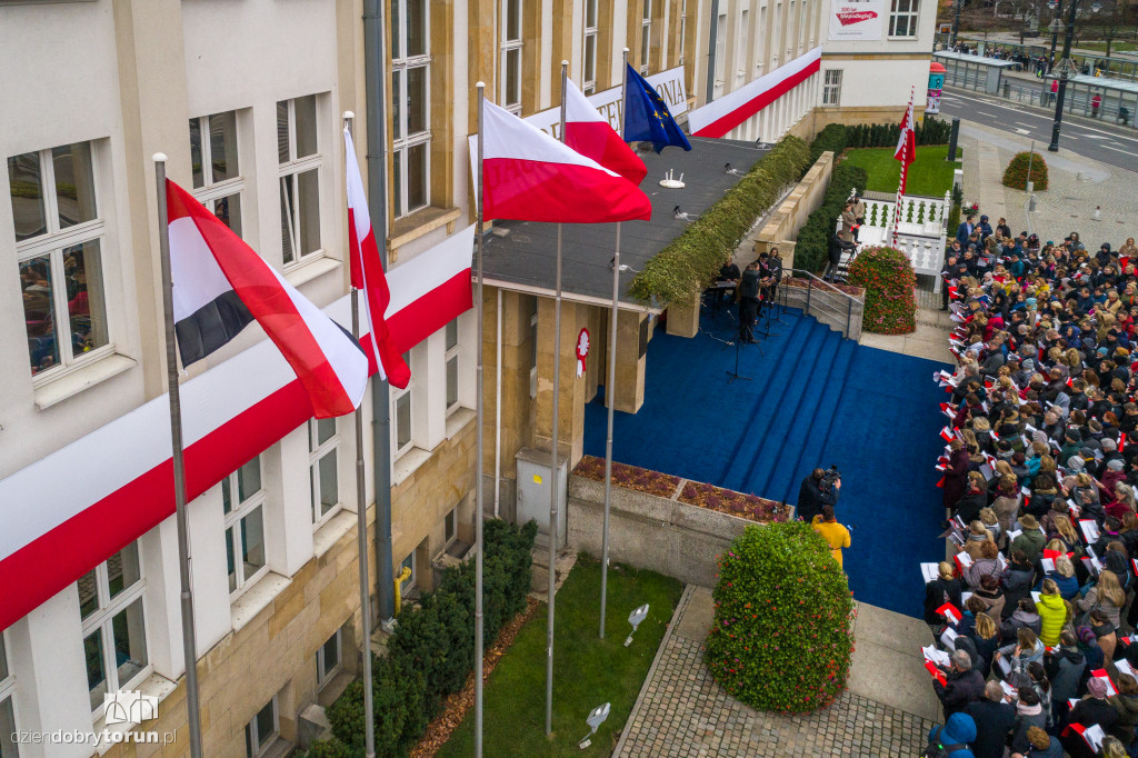 Razem dla Niepodległej przed urzędem