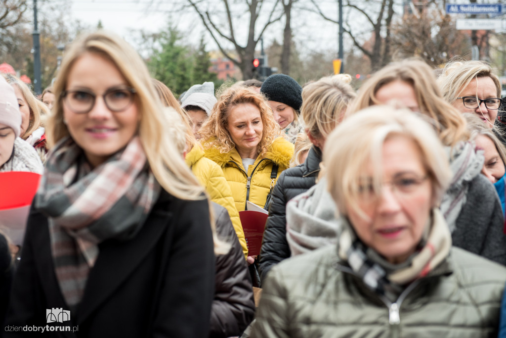 Razem dla Niepodległej przed urzędem