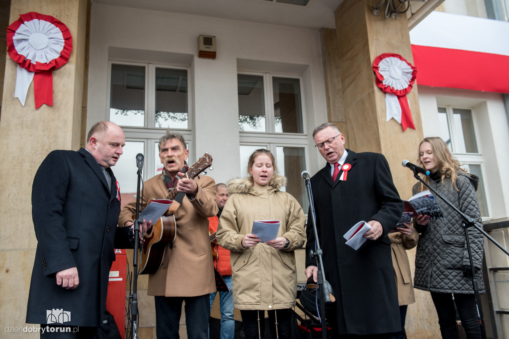 Razem dla Niepodległej przed urzędem