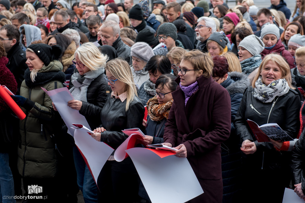 Razem dla Niepodległej przed urzędem