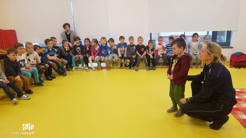 Spotkanie policjantów z przedszkolakami