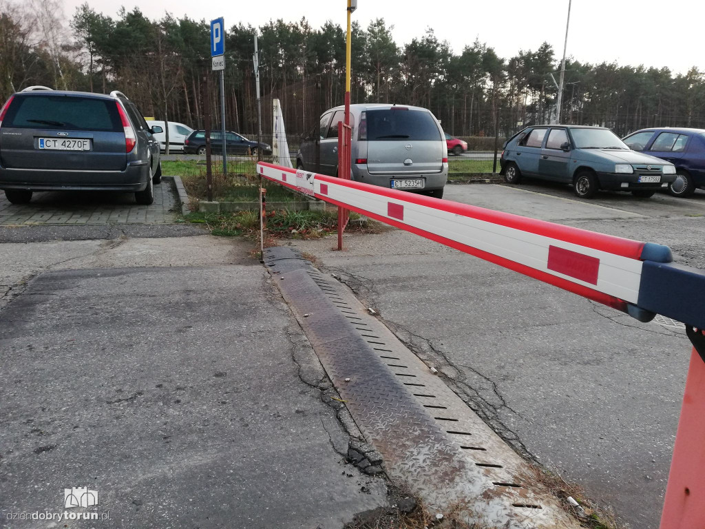 Dla kogo parkingi na Skarpie?