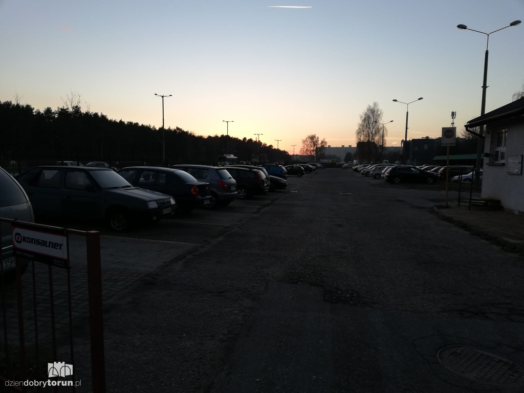Dla kogo parkingi na Skarpie?