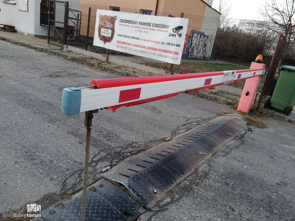Dla kogo parkingi na Skarpie?