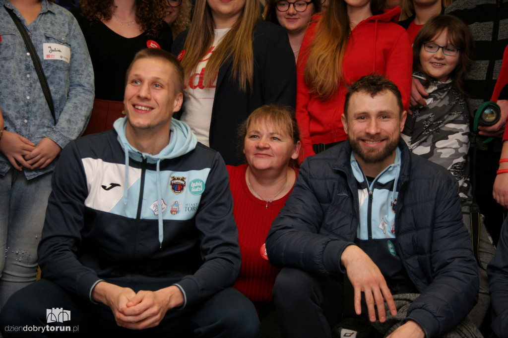 Koszykarze i ich Szlachetna Paczka