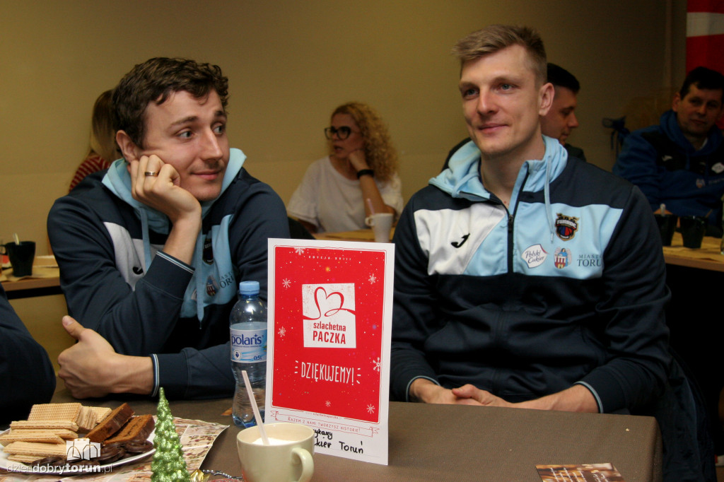 Koszykarze i ich Szlachetna Paczka