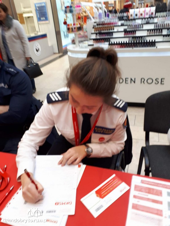 Uczniowie II LO szukali dawców szpiku