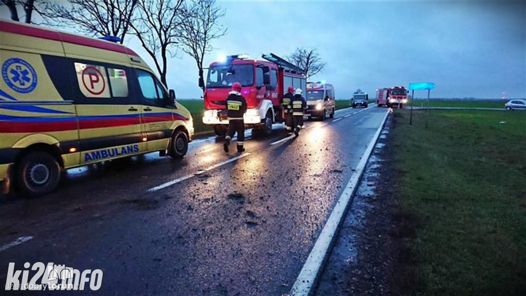Fatalne dachowanie BMW na DK 15