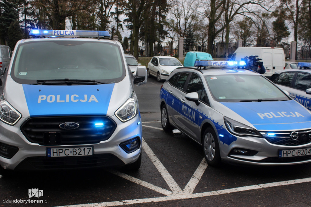 Policja z nowymi radiowozami