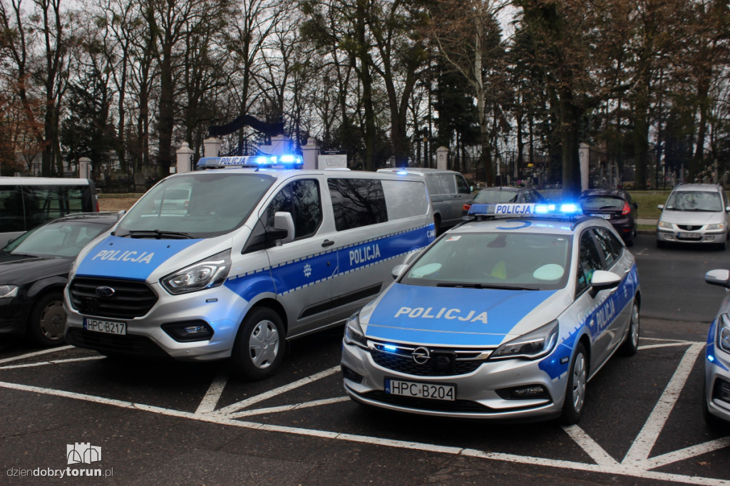 Policja z nowymi radiowozami